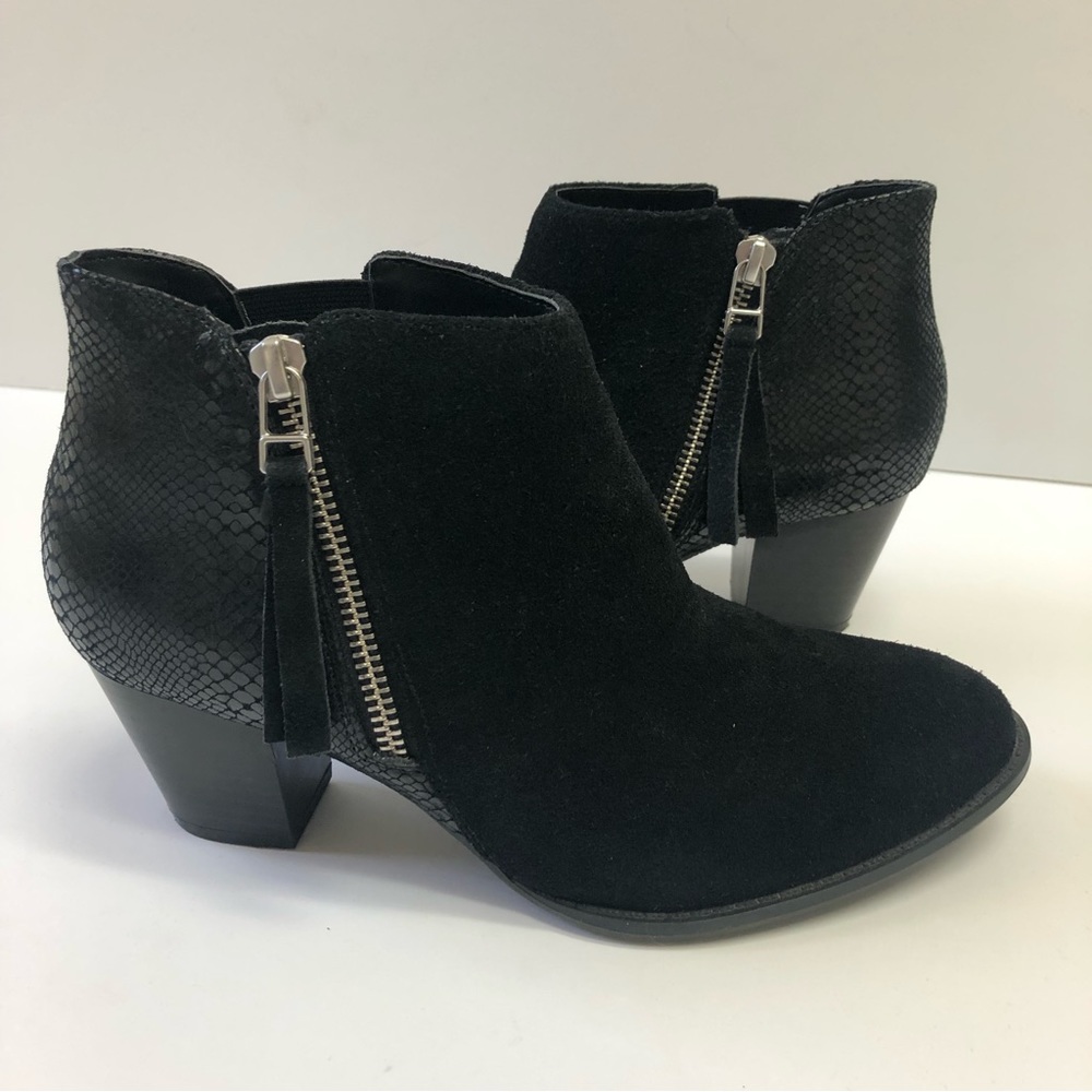 Vionic Anne Black Side Zip Booties. - image 4